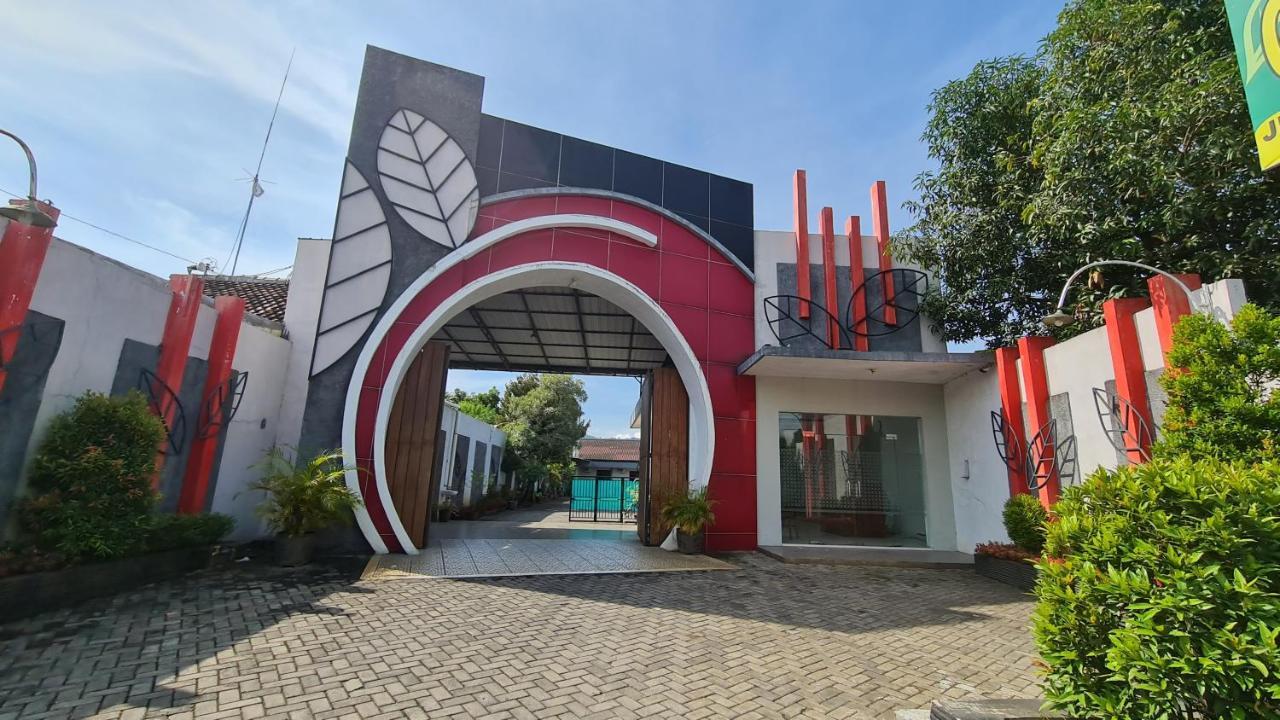 OYO 90831 Hotel Gardenia Prambanan Surakarta  Bagian luar foto